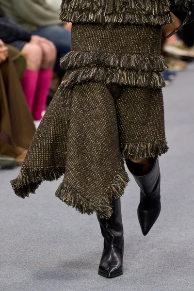 Look 60